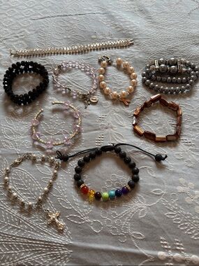 Beautiful Assorted Beaded Bracelets- Selling Lot